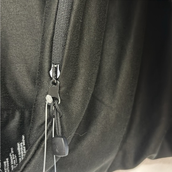 NWT Beyond Yoga - Black Pocket Infinity Scarf - Picture 4 of 7